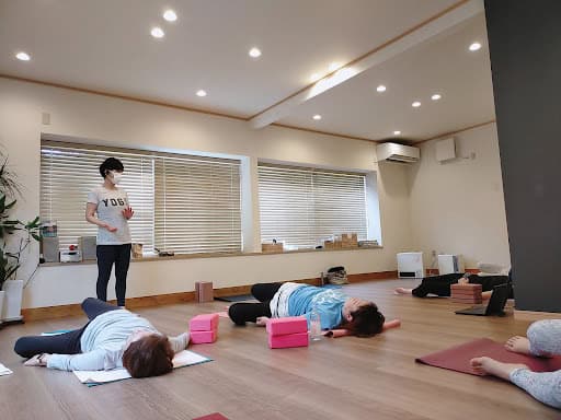 Yogastudio garbha(ヨガスタジオガルバ)